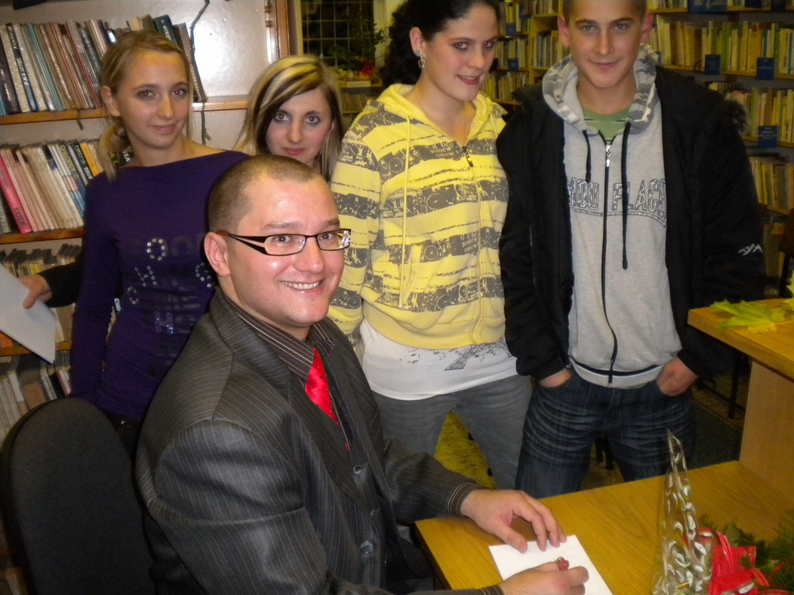 „We dwa konie” w Szemudzie. Kabaret wśród wichury