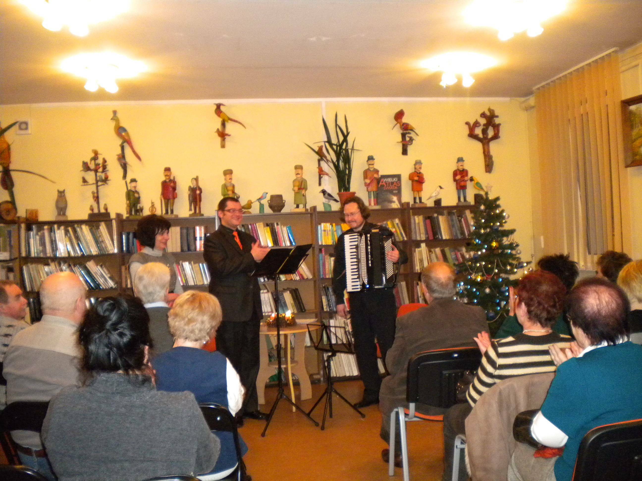 Z kolędą w Redzie. Kaszubskie Duo Artystyczne 