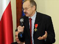 Prof. Synak. Pożegnanie z polityką