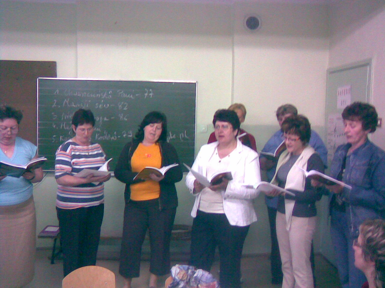 Śpiew w Tuchomiu. Przed mszą kaszubską