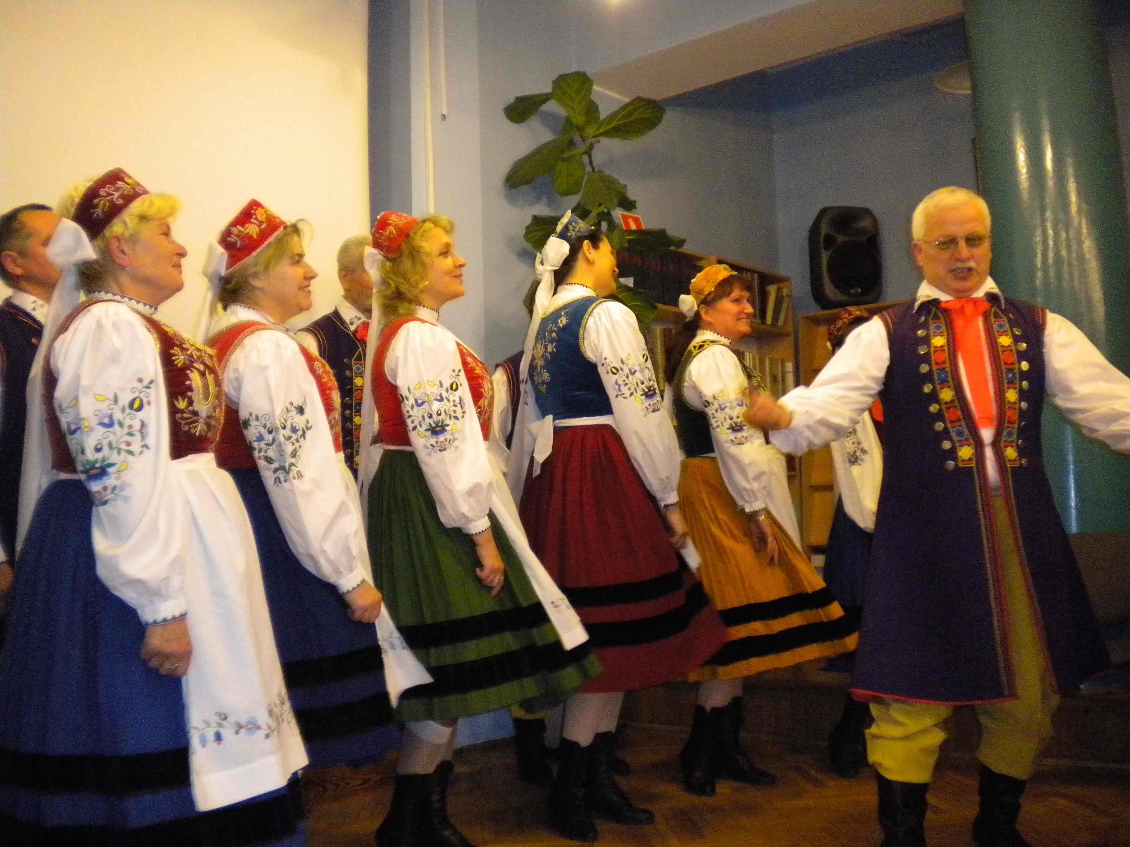 W „Moji Gdini”. O piosence i kompozytorach