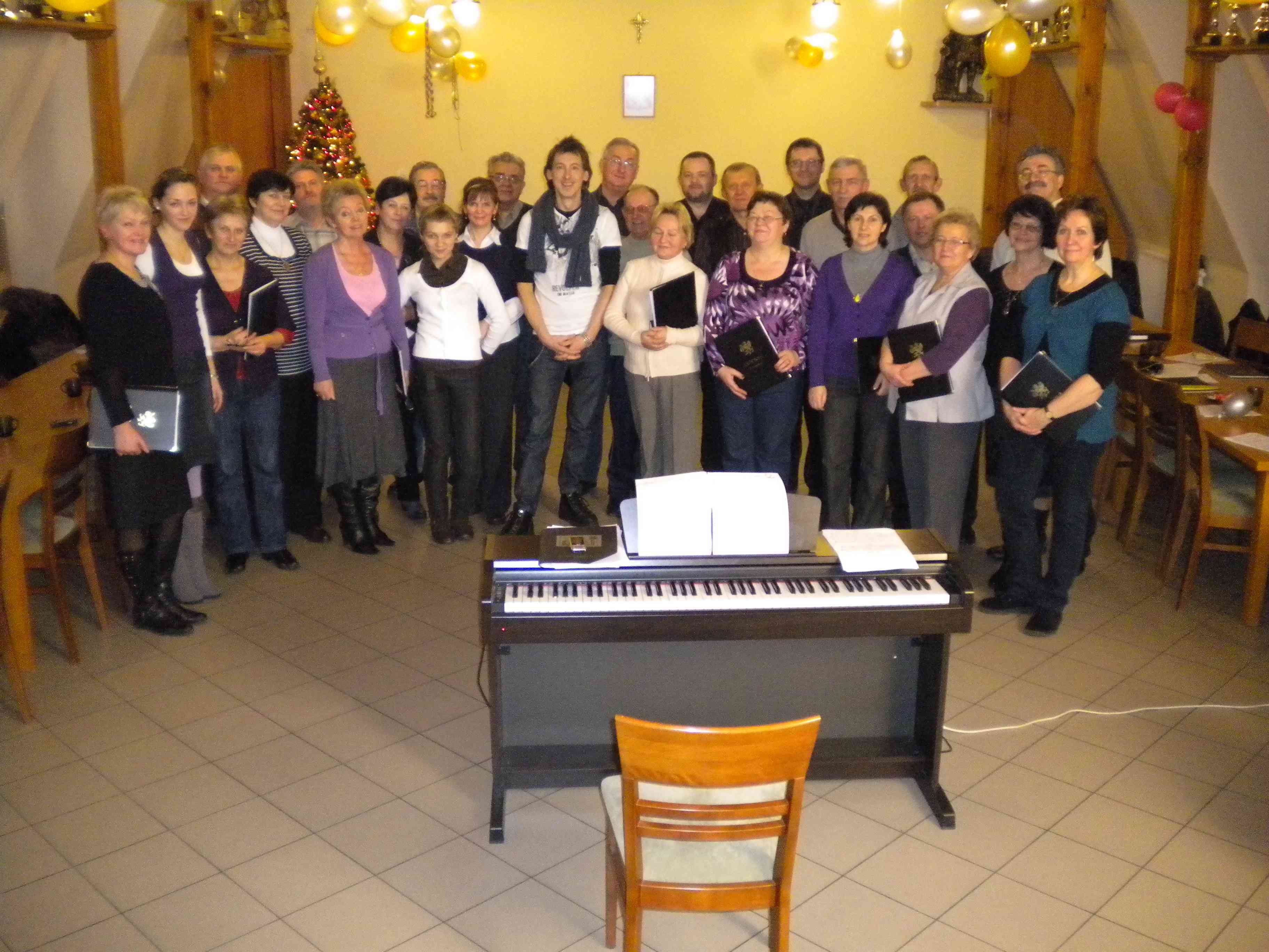 Maciek Miecznikowski w Luzinie. Kolędy z „Leszczem