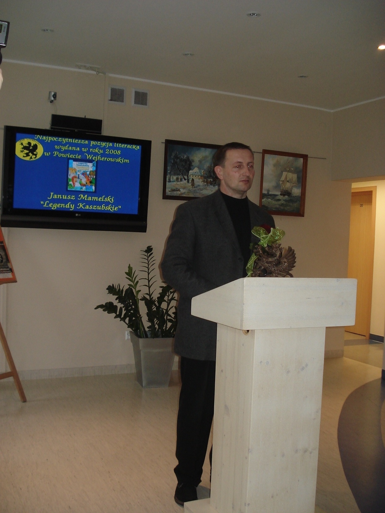 Popielcowy "Gryf" w bibliotece. Wejherowo